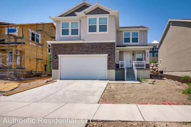 Main picture of 119 N Stone Gate Dr