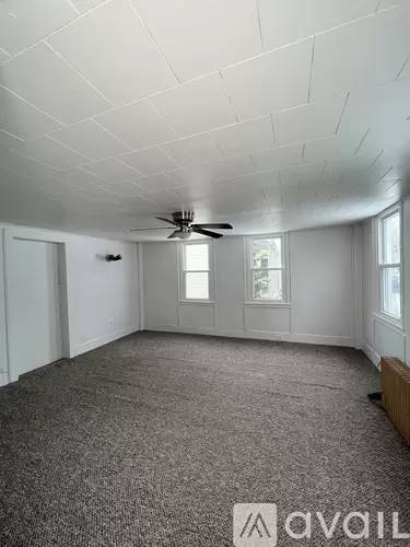 Main picture of 33 Poplar St