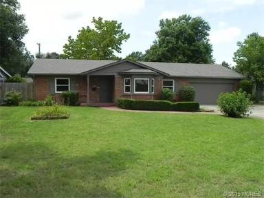 Main picture of 5650 S Quebec Ave