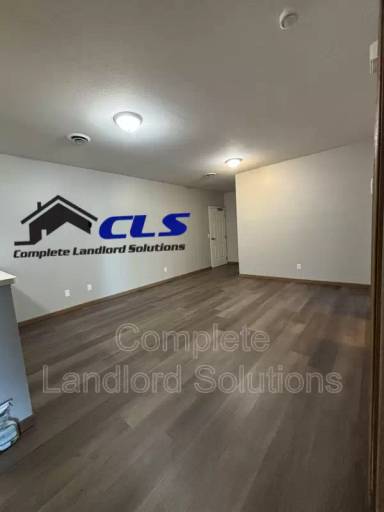 Main picture of 1400 North Ave