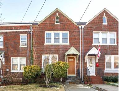 Main picture of 614 Ingraham St NW