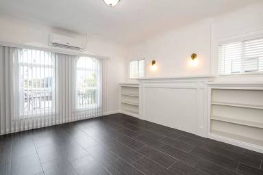 Main picture of 4537 Pickford St