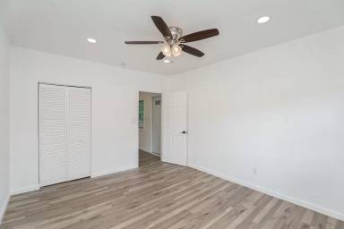 Main picture of 5015 Lenker St