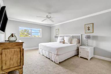 Main picture of 1222 Hillsboro Mile