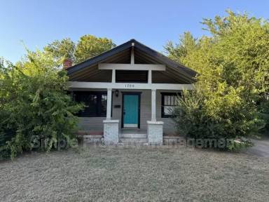 Main picture of 1709 NW 32nd St
