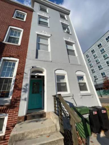 Main picture of 1002 W Fayette St