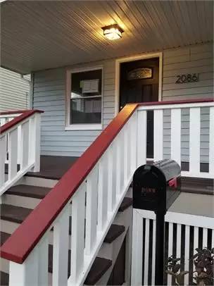 Main picture of 2086 W 104th St