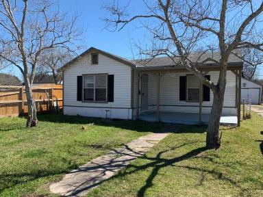 Main picture of 2414 Cleo St