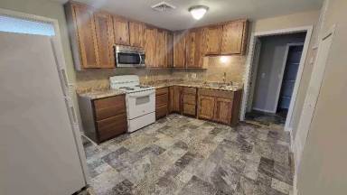 Main picture of 103 N Elliott St