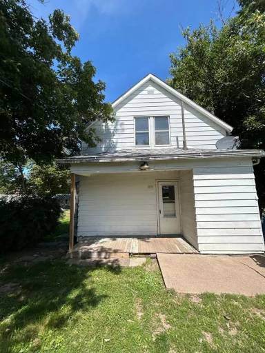 Main picture of 1614 13th Ave