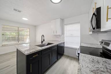 Main picture of 5726 Yorkgate Dr
