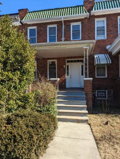 Main picture of 1611 Saint Stephens St