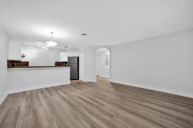 Main picture of 9202 NW 38th Dr