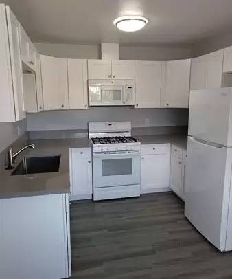 Main picture of 919 E Madison Ave