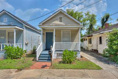 Main picture of 1400-1418 Maple St