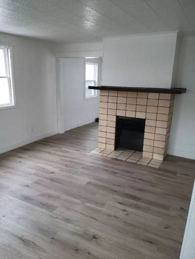 Main picture of 427 Robinson St