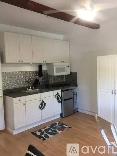 Main picture of 190 Lubeck Rd