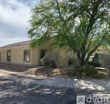 Main picture of 486 E Placita Lezna