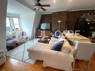 Main picture of 656 Tremont St