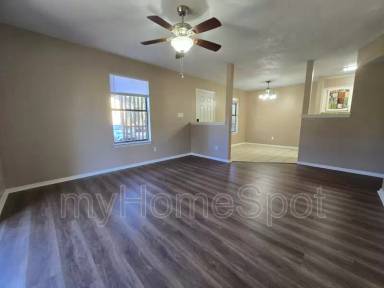 Main picture of Golf Club Condos