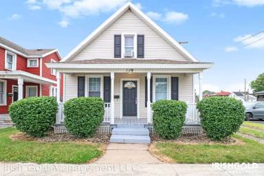 Main picture of 109 N Saint Peter St