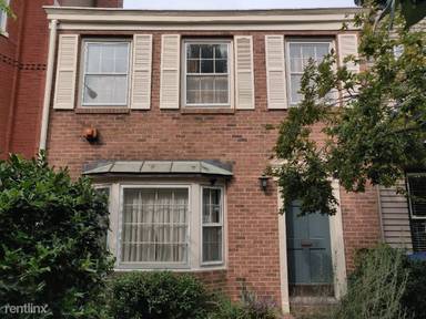 Main picture of 207 6th St SE