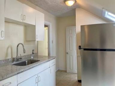 Main picture of 150 Penn St