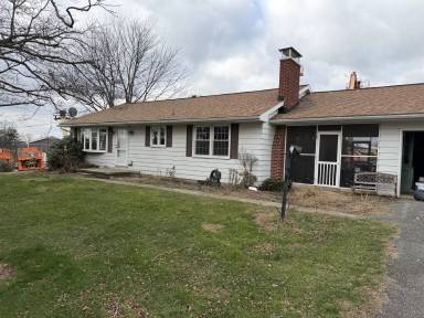 Main picture of 152 Penn St