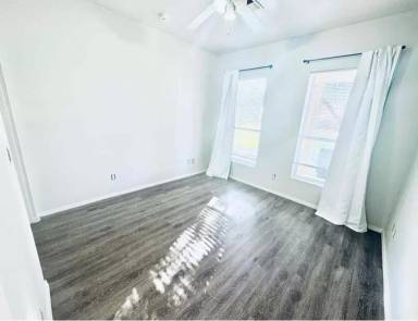 Main picture of 2428 N 101st Ave