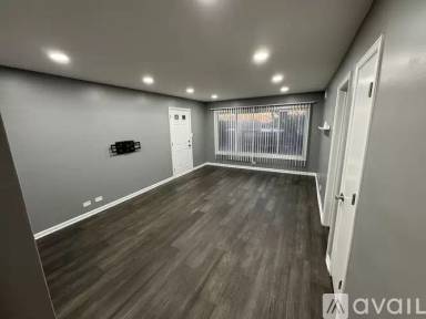 Main picture of 4911 N Harlem Ave