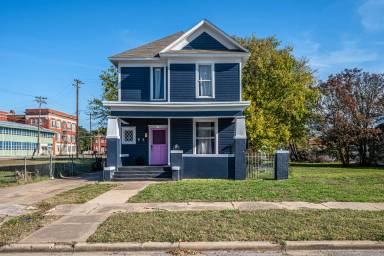 Main picture of 128 A St NW