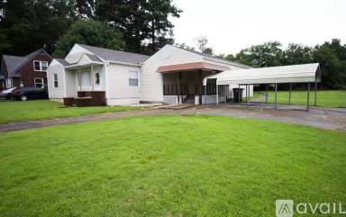Main picture of 1510 E Moore Ave
