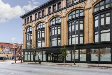 Main picture of 301 W Franklin St