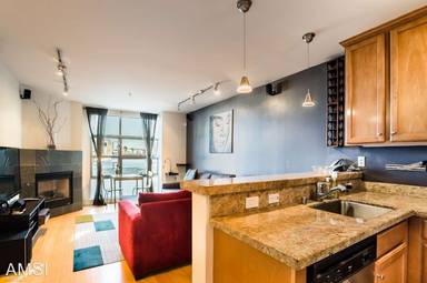 Main picture of 466 Clementina St