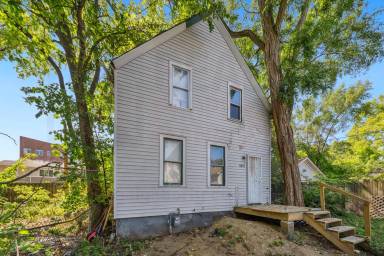 Main picture of 9610 Edmunds Ave