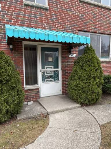 Main picture of 572 Kenmore Ave