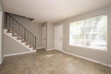 Main picture of 416 Waycross Ave