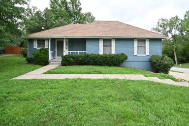 Main picture of 4 Atchison Ct