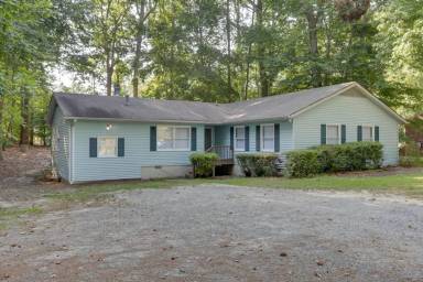 Main picture of 124 Brookhaven Dr