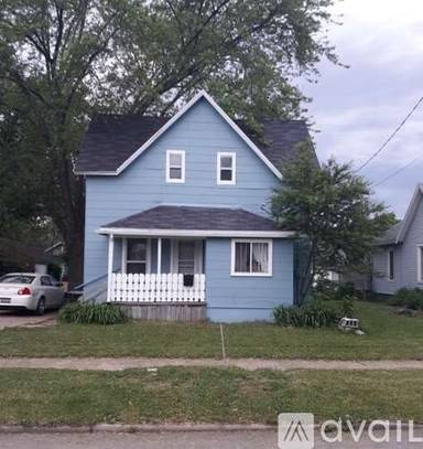 Main picture of 852 Moore St
