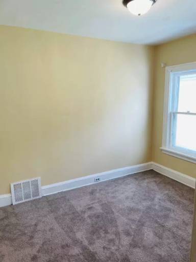 Main picture of 8216 Rosewood Ave