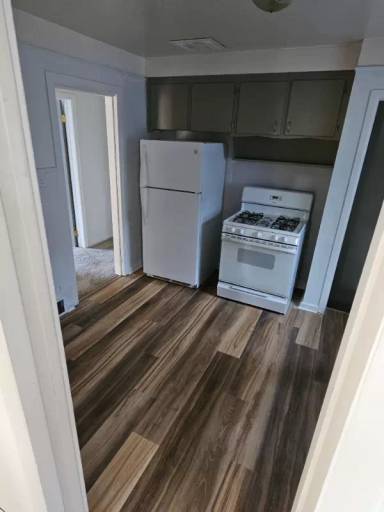 Main picture of 7741 Cortland Ave