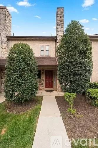 Main picture of 13 Woodstream Dr