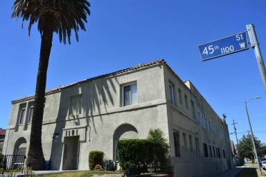 Main picture of 1101 W 45th St