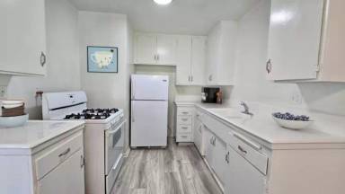 Main picture of 110 S Michigan Ave