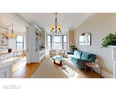 Main picture of 295 Beacon St