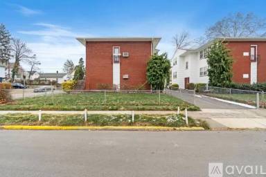 Main picture of 208 N Park St