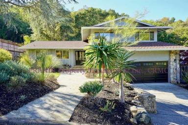 Main picture of 50 Pebble Beach Dr