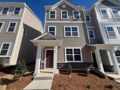 Main picture of 2004 Sequoia Ln