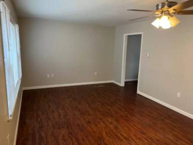 Main picture of 3903 10th Ave SW